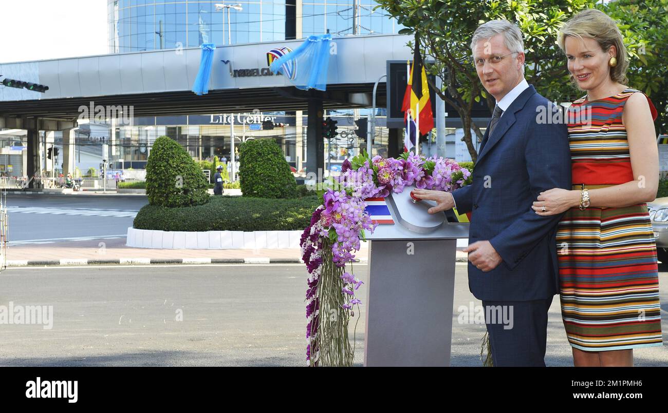 20130321 - BANGKOK, THAILANDIA: Il principe ereditario Philippe del Belgio e la principessa Mathilde aprono la prima fase del rinnovamento del ponte belga tailandese (ex Koekelberg viaduc a Bruxelles) a Bangkok, Thailandia, giovedì 21 marzo 2013, il quinto giorno di una missione economica del principe ereditario belga in Thailandia. BELGA FOTO BENOIT DOPPAGNE Foto Stock