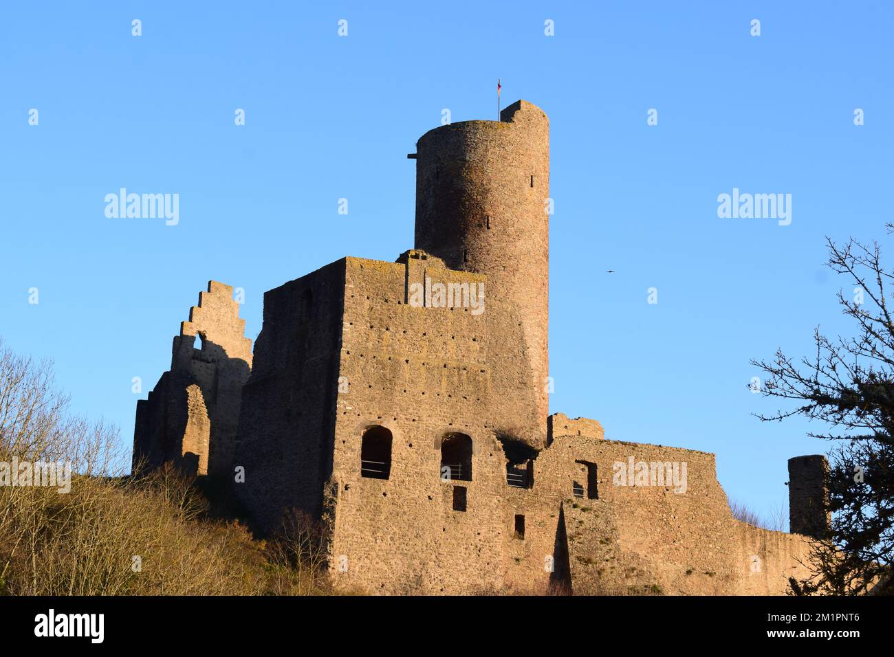 castello rovina Löwenburg sopra Monreal Foto Stock