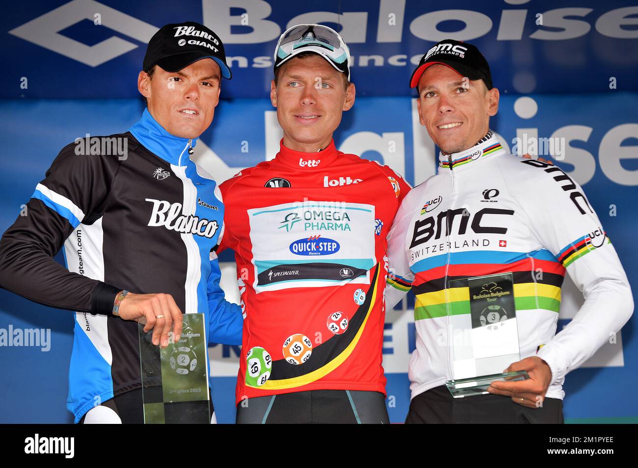 20130526 - BANNEUX, BELGIO: Lo spagnolo Luis Leon Sanchez del Blanco Pro Cycling Team, il tedesco Tony Martin del team Omega Pharma - Quick Step e il belga Philippe Gilbert del BMC Racing Team festeggiano sul podio dopo la quinta tappa del Belgium Tour, 175,6km da e per Banneux, domenica 26 maggio 2013. FOTO DI BELGA DAVID STOCKMAN Foto Stock