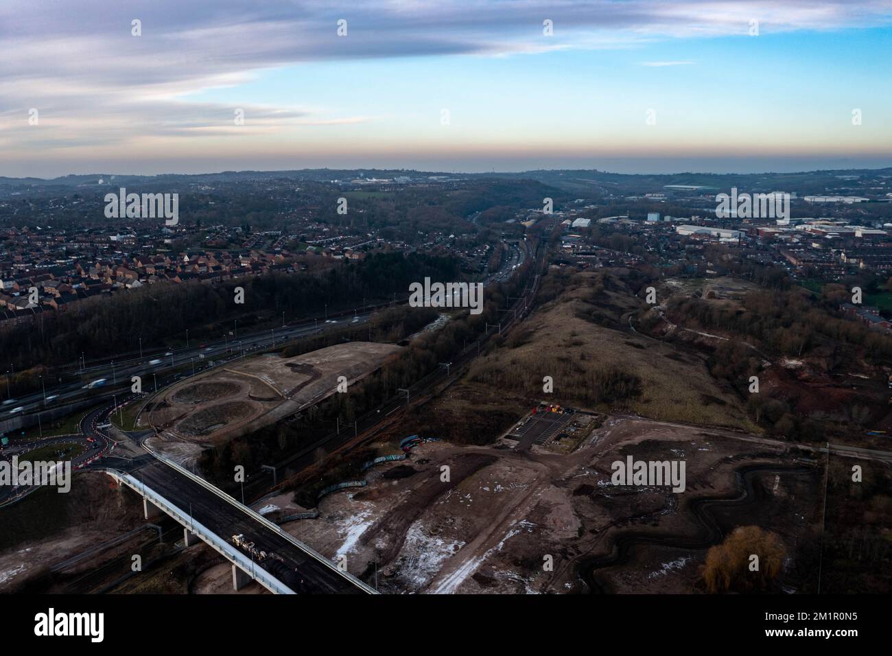 Etruira Valley link Road e Wolstanton Retail Park, dall'aereo, drone aereo 2022 dicembre Foto Stock