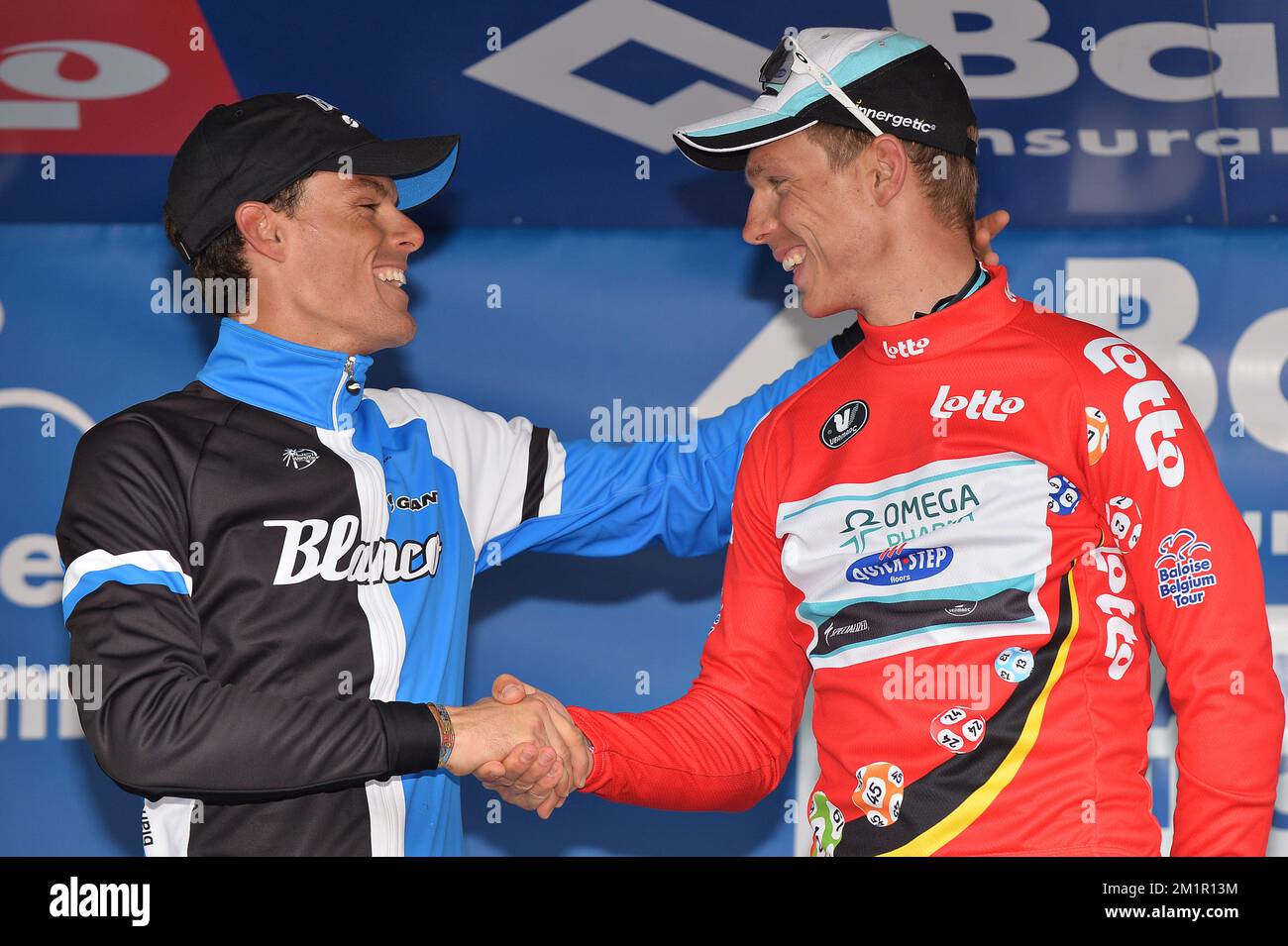 20130526 - BANNEUX, BELGIO: Spagnolo Luis Leon Sanchez del Blanco Pro Cycling Team e tedesco Tony Martin del team Omega Pharma - Quick Step festeggia sul podio dopo la quinta tappa della gara ciclistica Belgium Tour, 175,6km da e per Banneux, domenica 26 maggio 2013. FOTO DI BELGA DAVID STOCKMAN Foto Stock