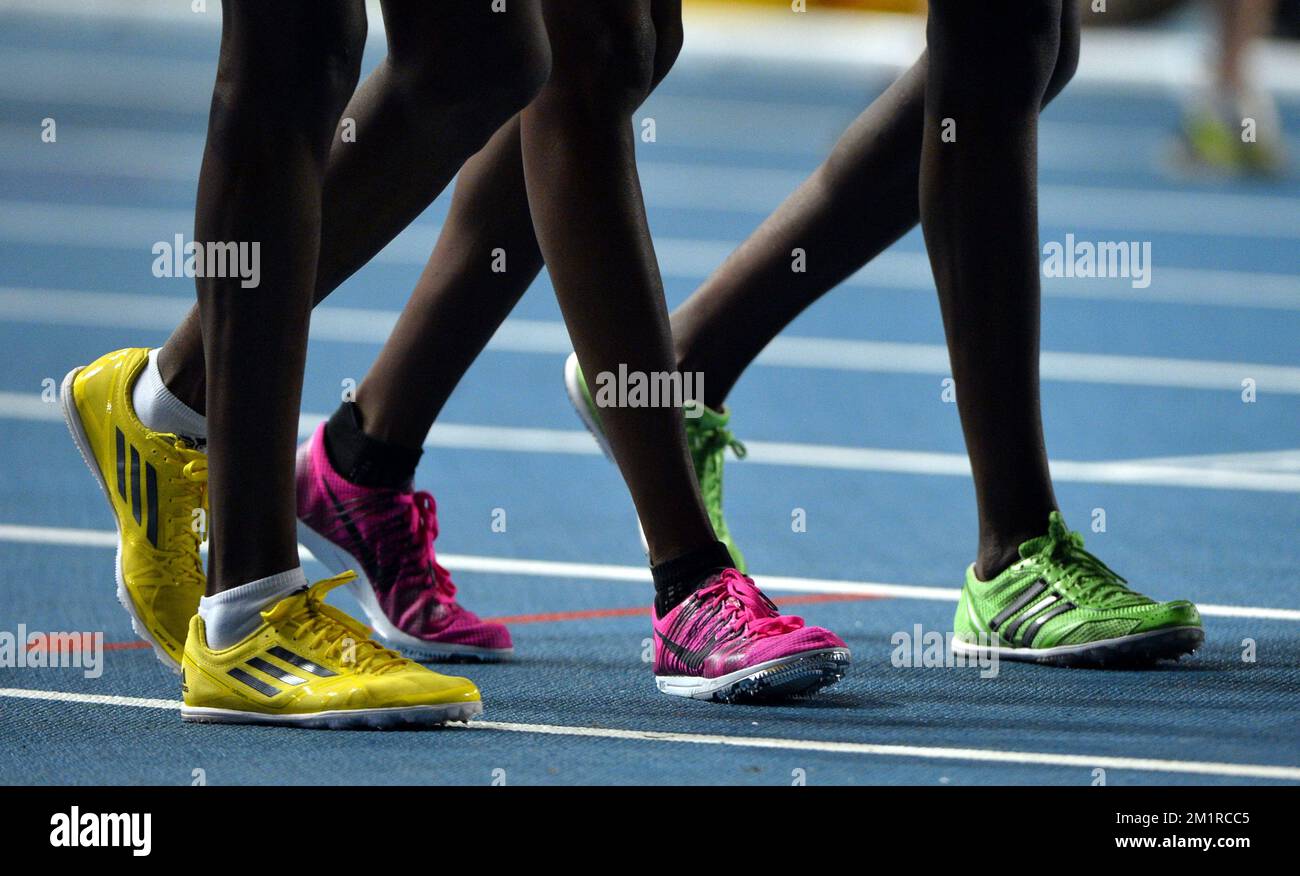 L'immagine mostra scarpe sportive colorate durante i Campionati del mondo di Atletica allo stadio Luzhniki di Mosca, Russia, domenica 11 agosto 2013. I Campionati del mondo si svolgono dal 10 al 18 agosto. Foto Stock