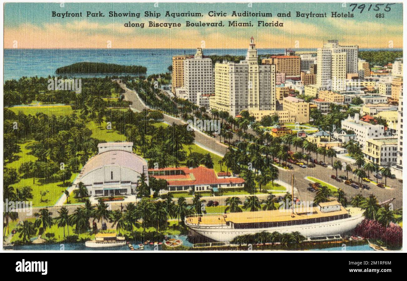 Bayfront Park, che mostra l'acquario delle navi, l'auditorium civico e gli hotel di Bayfront lungo Biscayne Boulevard, Miami, Florida , Cities & Cities, Tichnor Brothers Collection, Cartoline degli Stati Uniti Foto Stock