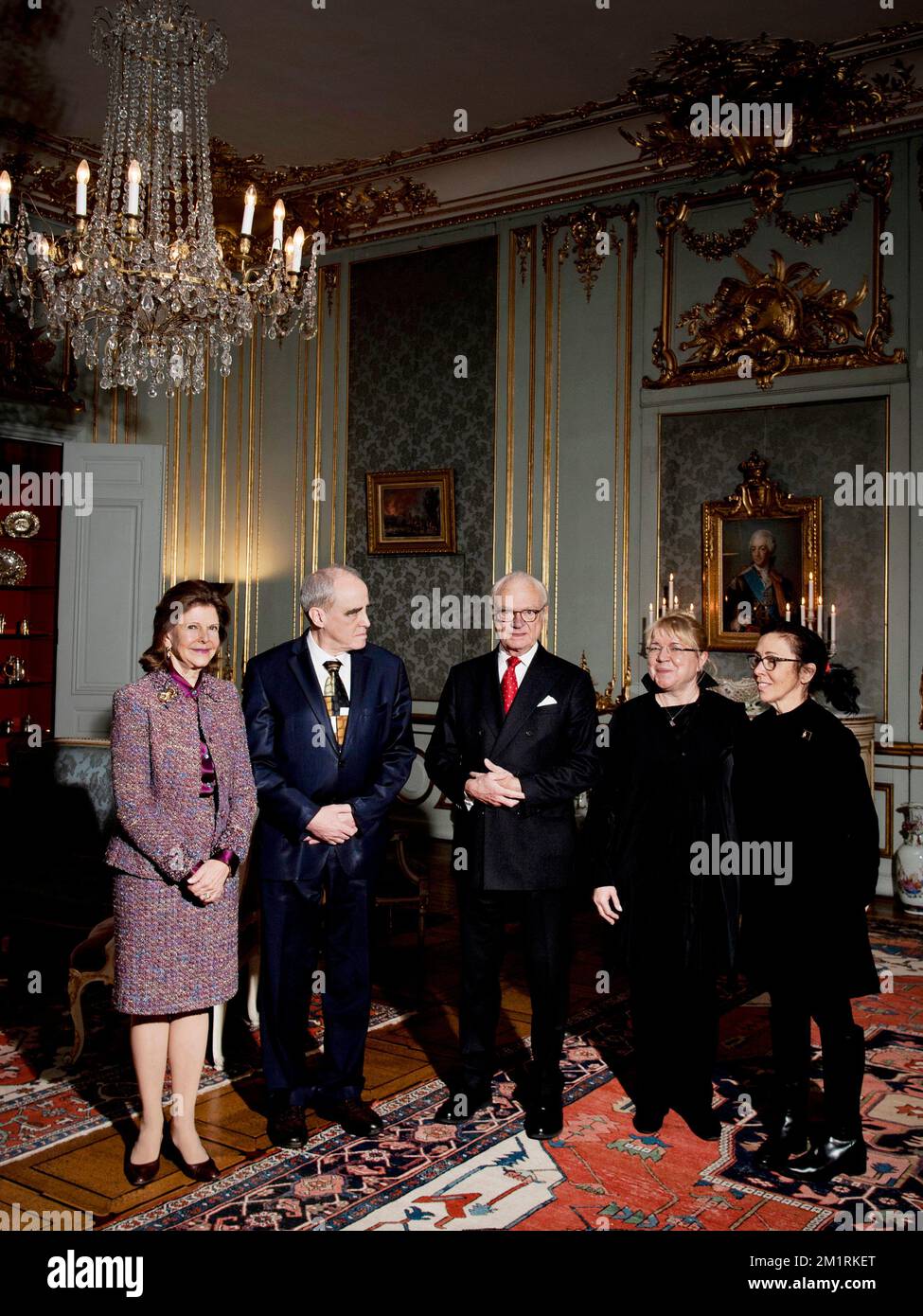 Re Carl Gustaf e la regina Silvia con i premi Nobel per la pace Jan Zbigniewicz Rachinsky, Elena Zhemkova e Tanya Smith dal Memorial di Russ Foto Stock