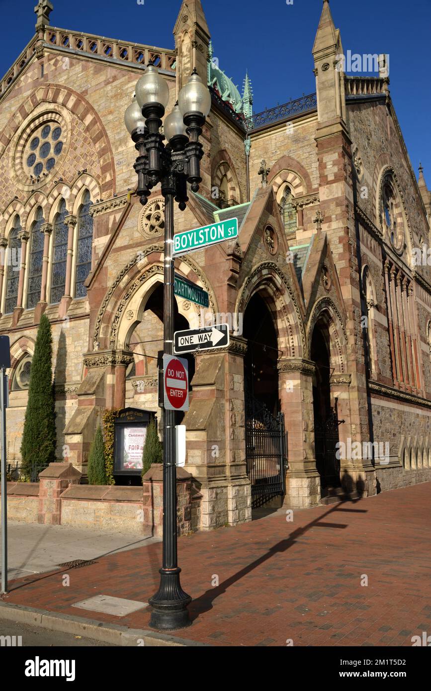 Street Lamp e Street Sign di fronte alla Old South Church, Boylston Street, Copley Square, Back Bay, Boston, Massachusetts, Stati Uniti Foto Stock