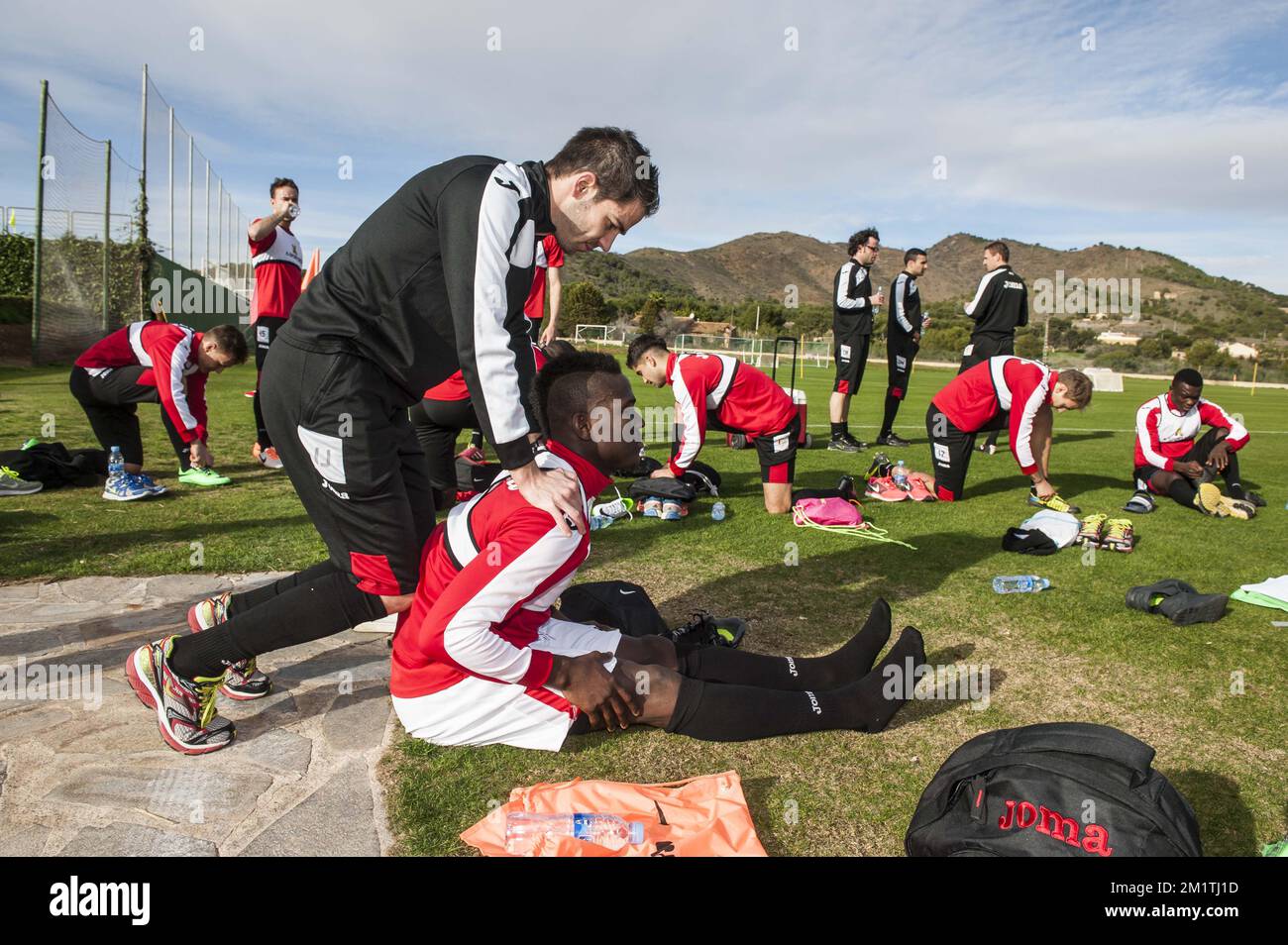 20140105 - LA MANGA, SPAGNA: L'illustrazione mostra una sessione di allenamento il primo giorno del campo invernale della squadra belga di calcio di prima divisione Standard de Liege a la Manga, Spagna, domenica 05 gennaio 2014. FOTO DI BELGA NICOLAS LAMBERT Foto Stock