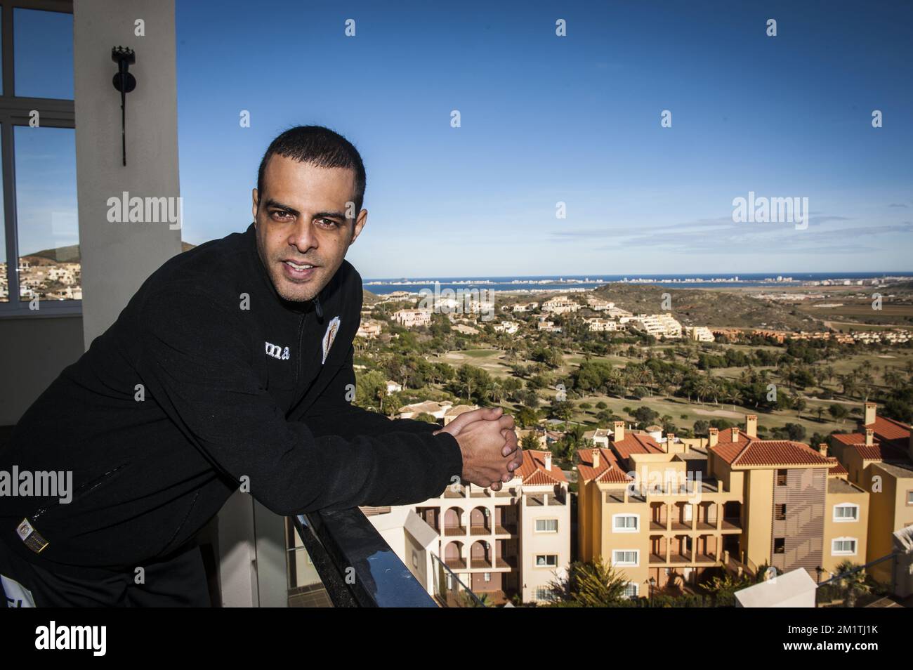 20140105 - LA MANGA, SPAGNA: Il capo allenatore di Standard Guy Luzon posa per il fotografo il primo giorno del campo invernale della squadra belga di calcio di prima divisione Standard de Liege a la Manga, Spagna, domenica 05 gennaio 2014. FOTO DI BELGA NICOLAS LAMBERT Foto Stock