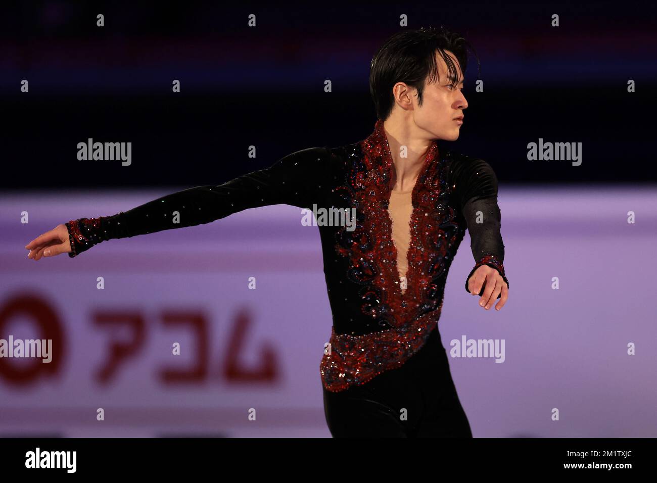 Torino, 11th dicembre 2022. La medaglia d'argento maschile Sota Yamamoto del Giappone si esibisce durante il programma espositivo al Palavela di Torino. Data foto: 11th dicembre 2022. Il credito di foto dovrebbe essere: Jonathan Moskrop/Sportimage Foto Stock