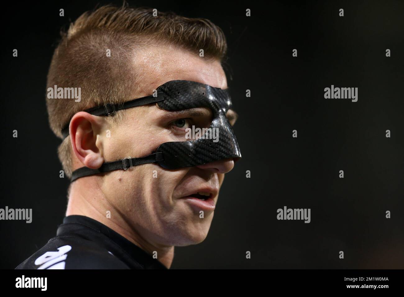 20140222 - CHARLEROI, BELGIO: Clement Taimont di Charleroi nella foto durante la partita della Jupiler Pro League tra Charleroi e Zulte Waregem, a Charleroi, sabato 22 febbraio 2014, il giorno 27 del campionato di calcio belga. BELGA PHOTO VIRGINIE LEFOUR Foto Stock