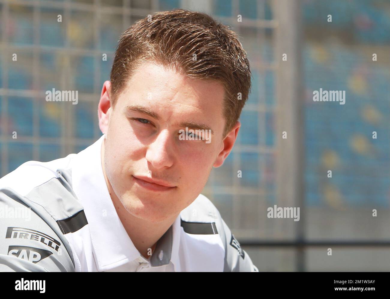 Il belga Stoffel Vandoorne ha illustrato la seconda giornata delle sessioni di test di Formula 1 mercoledì 09 aprile 2014 a Sakhir, Bahrain. Il driver belga Stoffel Vandoorne avrebbe dovuto testare per la McLaren ma il danese Kevin Magnussen guiderebbe invece. Foto Stock
