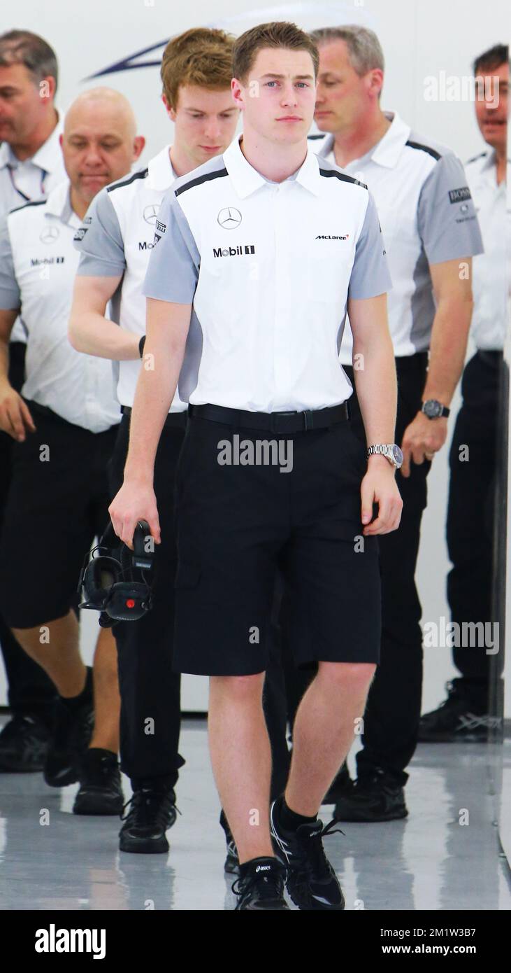Il belga Stoffel Vandoorne ha illustrato la seconda giornata delle sessioni di test di Formula 1 mercoledì 09 aprile 2014 a Sakhir, Bahrain. Il driver belga Stoffel Vandoorne avrebbe dovuto testare per la McLaren ma il danese Kevin Magnussen guiderebbe invece. Foto Stock
