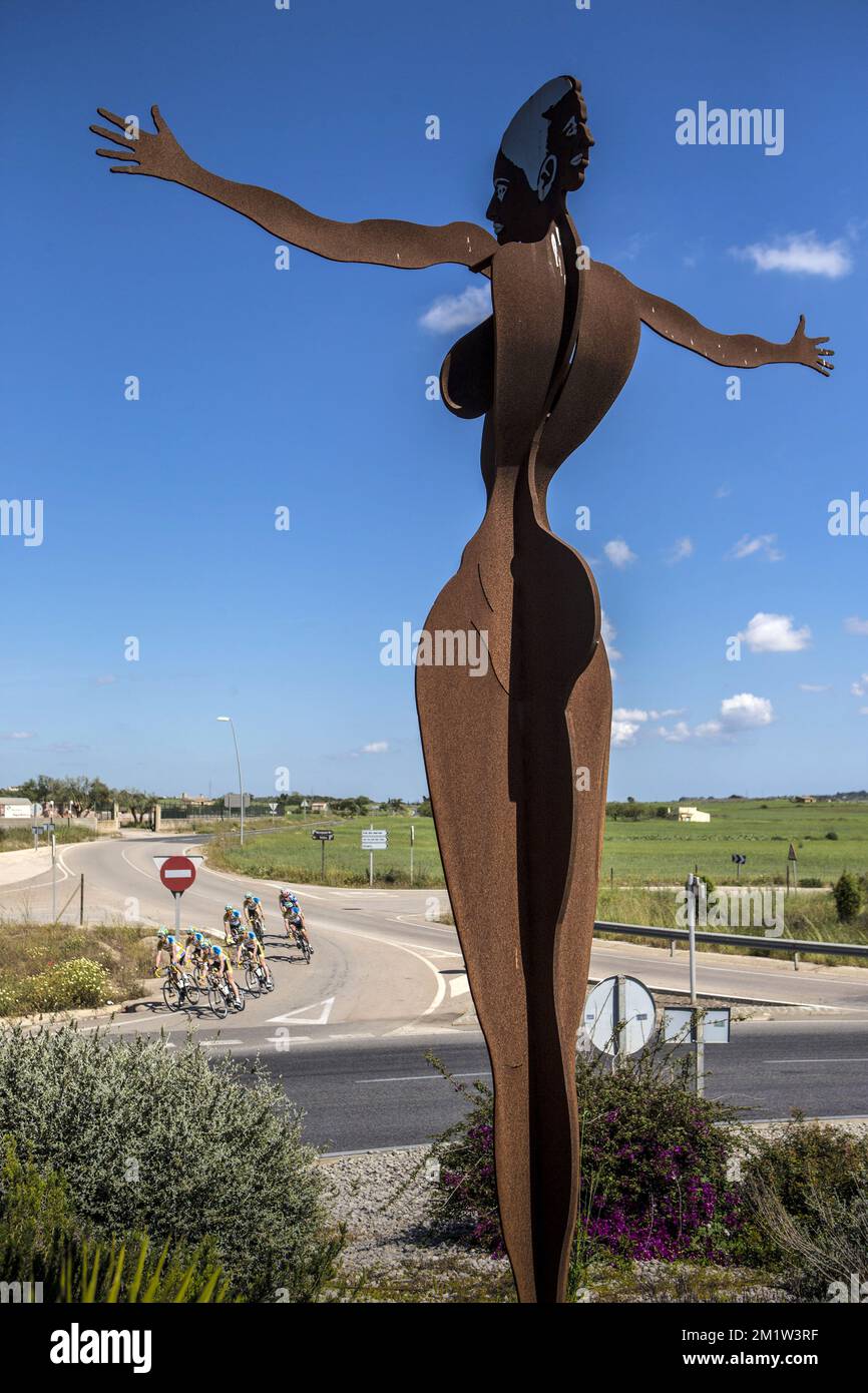 L'illustrazione mostra i piloti in allenamento durante una fase del team di ciclismo Telenet Fidea il primo giorno di un campo di allenamento con i piloti d'élite a Palma di Maiorca, Spagna. Foto Stock