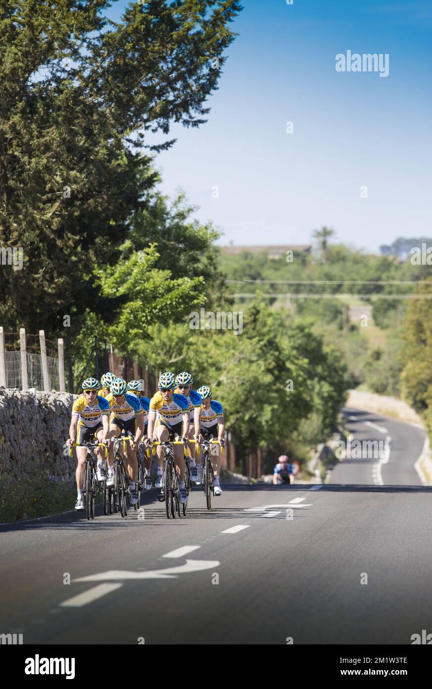 L'illustrazione mostra i piloti durante una sessione di allenamento del team di ciclismo Telenet Fidea il primo giorno di un campo di allenamento con i piloti d'élite a Palma di Maiorca, Spagna. Foto Stock