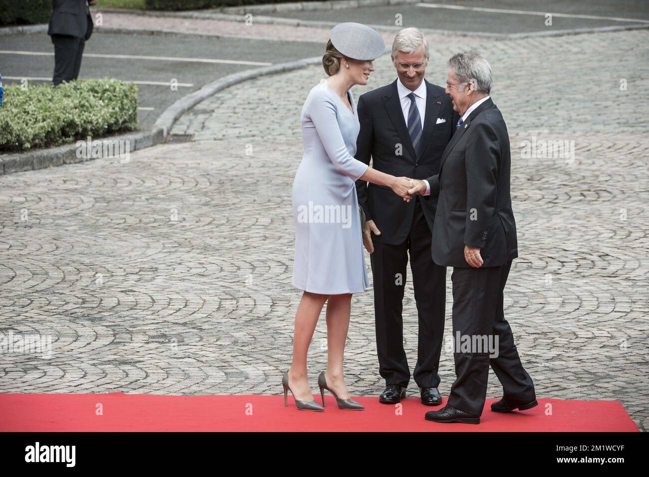 La regina Mathilde del Belgio, il re Philippe - Filip del Belgio e l'Austria il presidente Heinz Fisher hanno illustrato all'arrivo alla ricezione degli ospiti che hanno partecipato ad una cerimonia per il 100th° anniversario della prima guerra mondiale, lunedì 04 agosto 2014, nell'Abbazia di Saint-Laurent a Liegi. Foto Stock