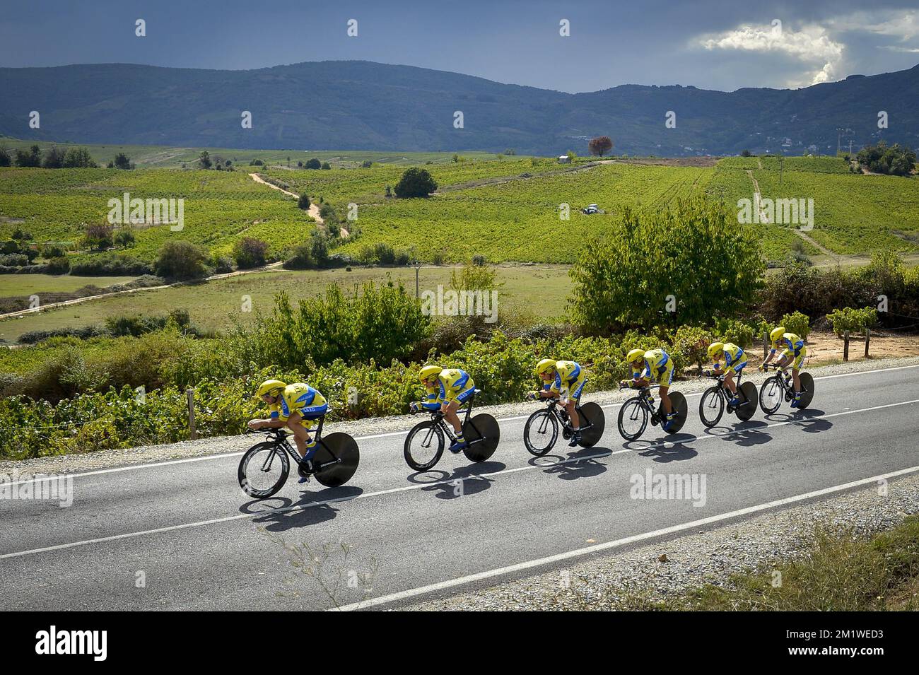 I piloti Tinkoff-Saxo hanno rappresentato durante il cronometro maschile ai Campionati mondiali di ciclismo UCI di Ponferrada, Spagna, domenica 21 settembre 2014. Foto Stock