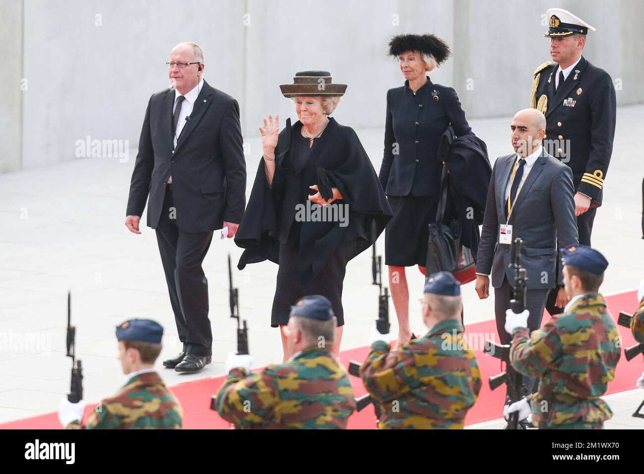 20141028 - NIEUWPOORT, BELGIO: La principessa olandese Beatrix arriva per una cerimonia per commemorare il 100th° anniversario della 'Battaglia di Ypres' durante la prima guerra mondiale, presso il monumento per re Alberto i a Nieuwpoort, martedì 28 ottobre 2014. La prima battaglia di Ypres durò dal 19 ottobre 1914 al 22 novembre 1914. FOTO DI BELGA THIERRY ROGE Foto Stock