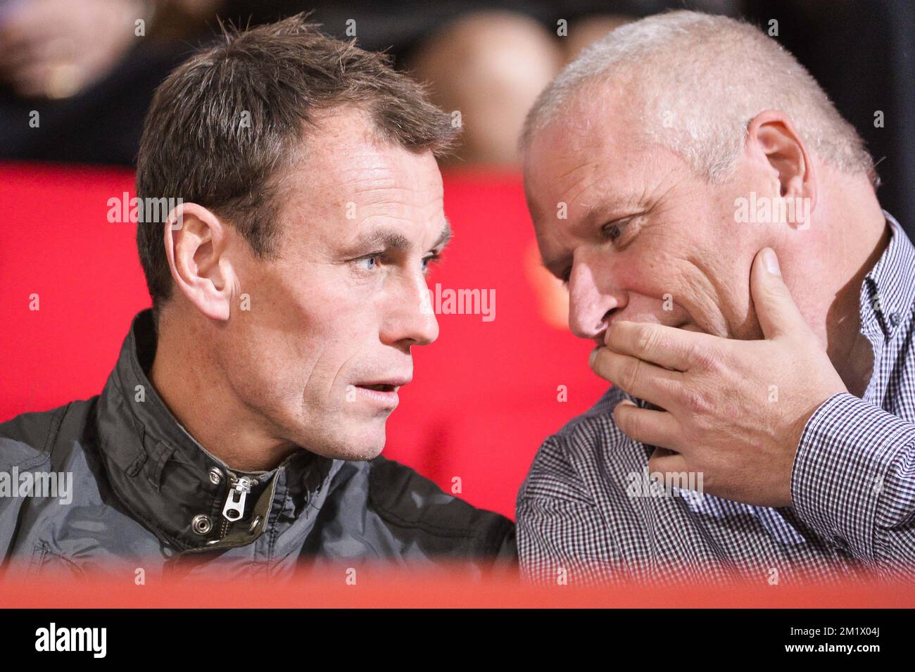 20141101 - LIEGE, BELGIO: Axel Lawaree (giocatore agente) (L) nella foto durante la partita della Jupiler Pro League tra Standard de Liege e KV Mechelen, a Liegi, sabato 01 novembre 2014, il giorno 14 del campionato di calcio belga. FOTO DI BELGA NICOLAS LAMBERT Foto Stock