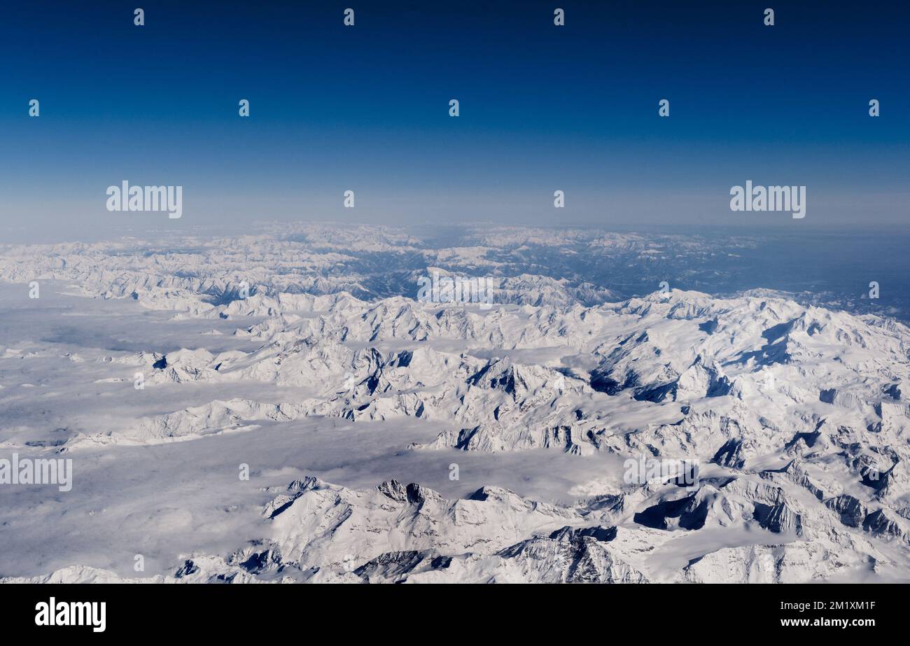 20150222 - FRANCIA: Vista aerea sulle Alpi francesi da un aereo durante l'inverno Foto Stock