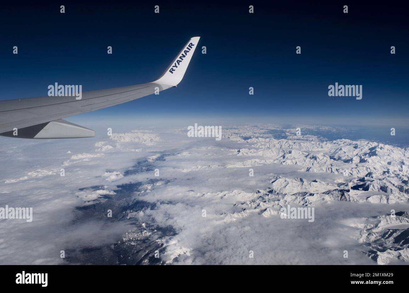 20150222 - FRANCIA: Vista aerea sulle Alpi francesi da un aereo durante l'inverno Foto Stock