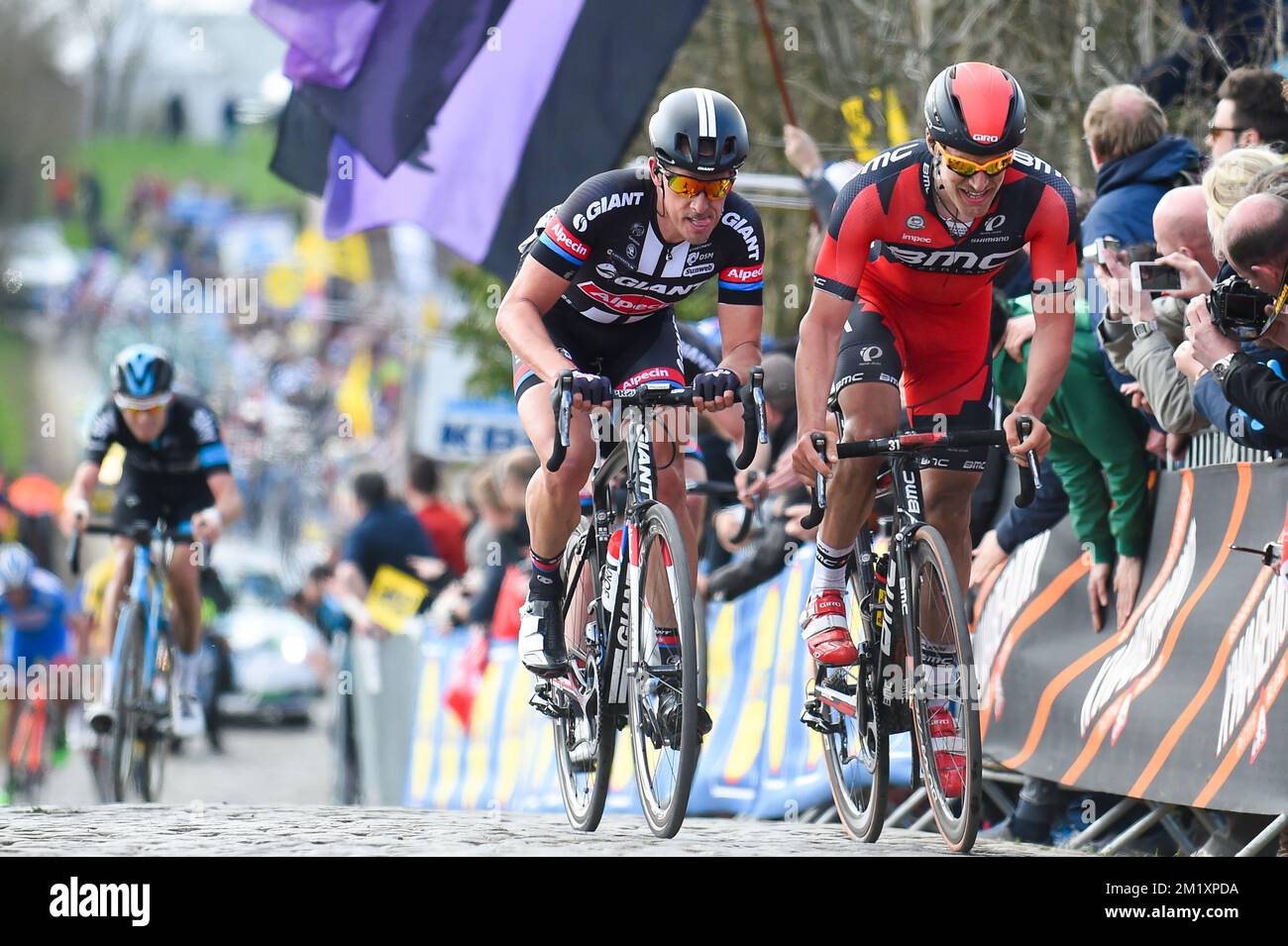 20150405 - OUDENAARDE, BELGIO: Il lussemburghese Jempy Drucker del BMC Racing Team ha ritratto sul Paterberg durante la 99th 'Ronde van Vlaanderen - Tour des Flandres - Tour of Flanders', gara ciclistica di un giorno, 264,2km da Brugge, Oostkamp a Oudenaarde, domenica 05 aprile 2015. BELGA FOTO LUC CLAESSEN Foto Stock