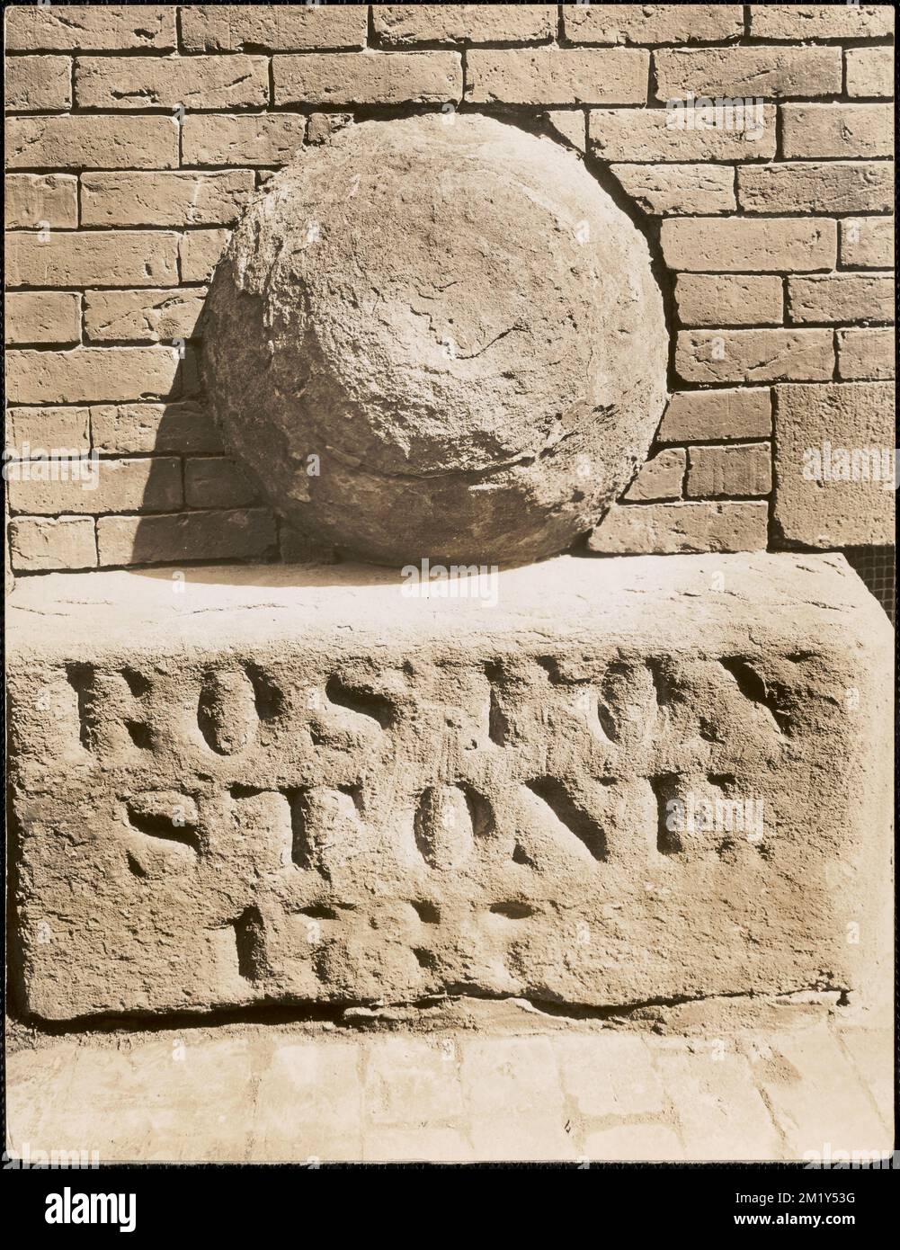 Boston 1737 Stone , simboli storici. Collezione Leon Abdalian Foto Stock