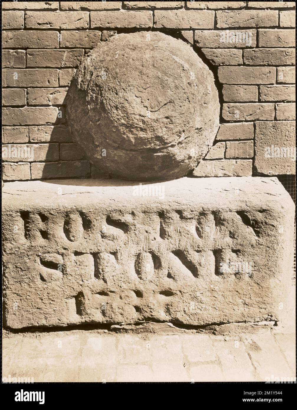 Boston 1737 Stone , simboli storici. Collezione Leon Abdalian Foto Stock