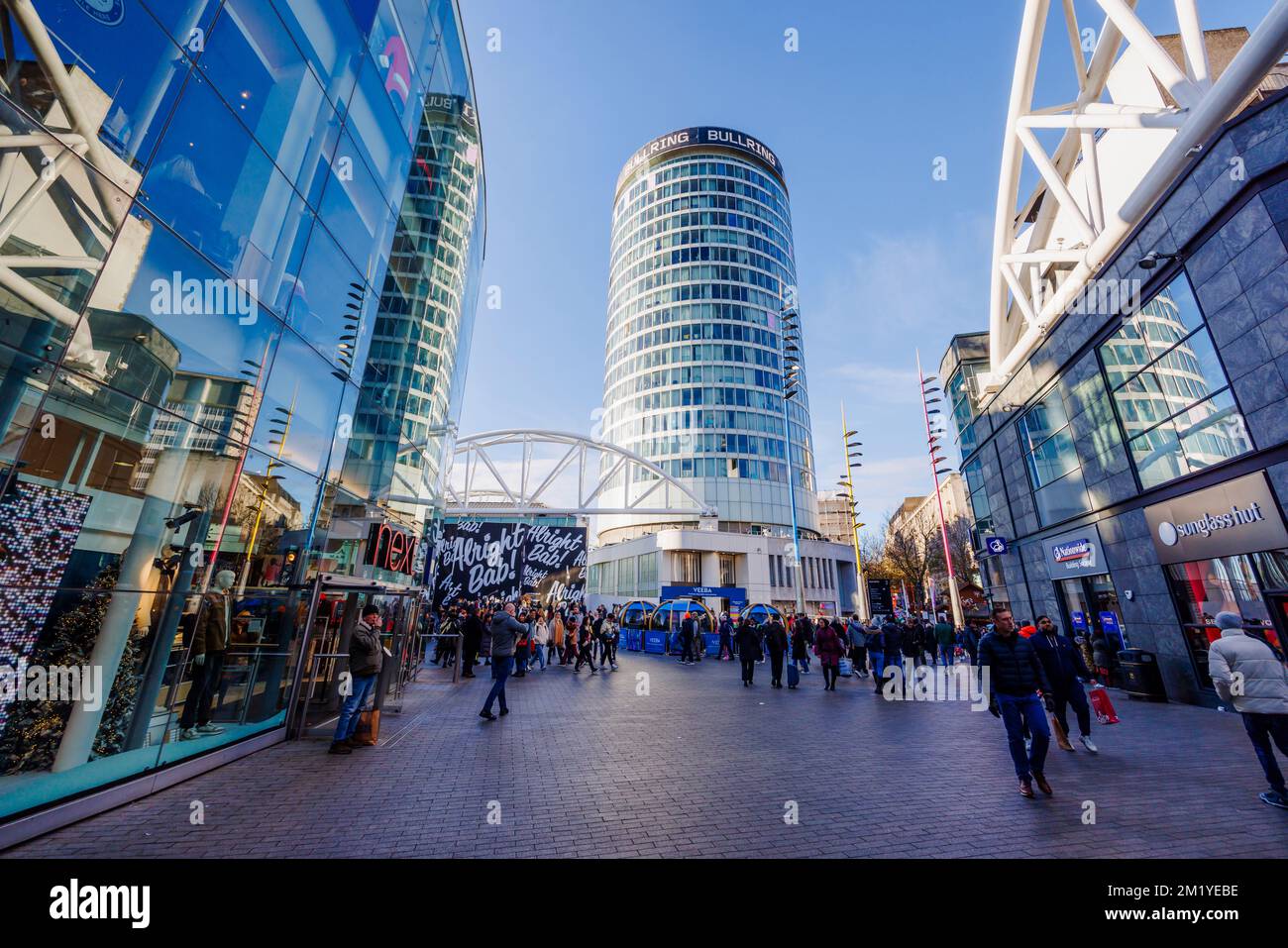 Il Rotunda, un iconico edificio classificato di secondo livello, convertito in appartamenti residenziali, New Street, Birmingham, West Midlands, Inghilterra Foto Stock