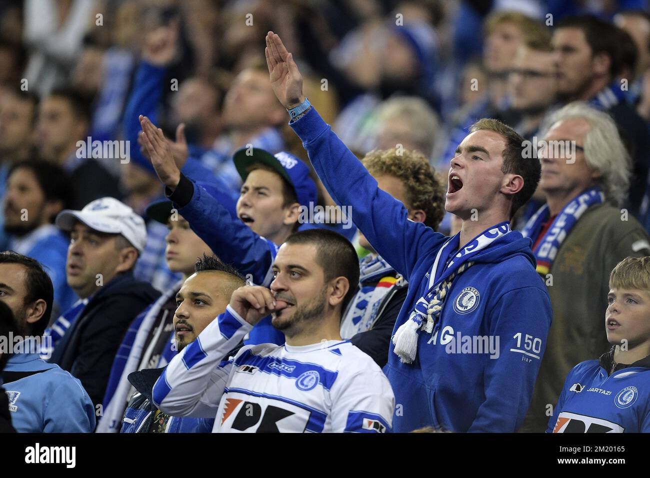 20150916 - GENT, BELGIO: I tifosi di Gent sono raffigurati durante la prima partita nella fase di gruppo del concorso UEFA Champions League, nel gruppo H, tra la prima squadra di calcio belga KAA Gent e Olympique Lyon, a Gent, mercoledì 16 settembre 2015. FOTO DI BELGA YORICK JANSENS Foto Stock