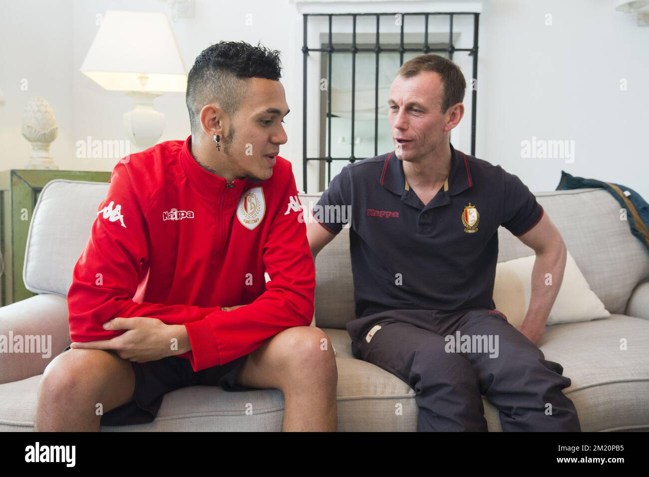 20160107 - ALHAURIN EL GRANDE, SPAGNA: Il nuovo giocatore della Standard Edmilson Junior e il consulente sportivo della Standard Axel Lawaree parlano alla stampa il quinto giorno del campo di allenamento invernale della squadra di calcio belga Standard de Liege, ad Alhaurin El Grande, Spagna, giovedì 07 gennaio 2016. FOTO DI BELGA NICOLAS LAMBERT Foto Stock