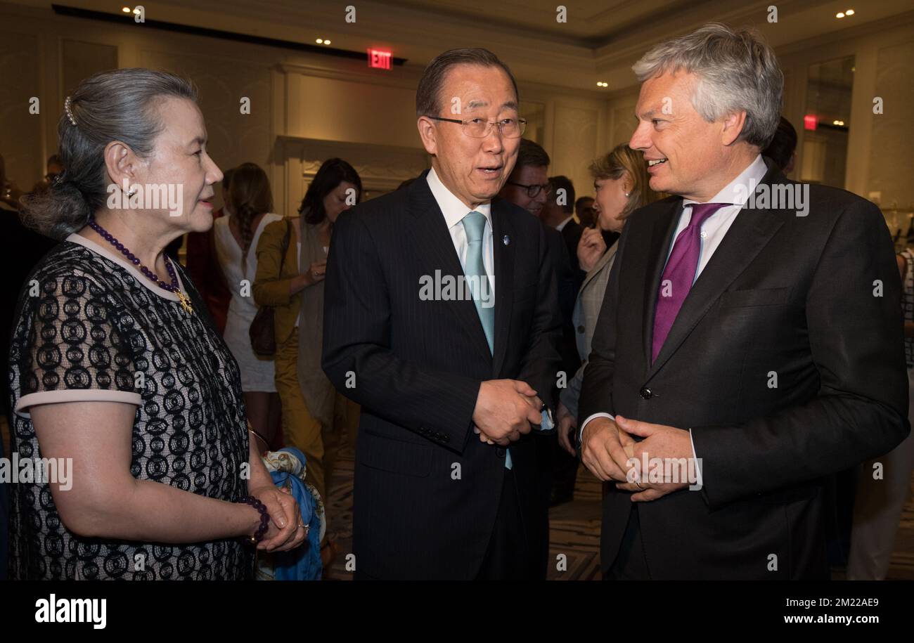 La moglie del Segretario generale delle Nazioni Unite Ban Ki-moon, Ban Soon-Taek, il Segretario generale delle Nazioni Unite Ban Ki-moon e il Vice primo Ministro e Ministro degli esteri Didier Reynders, nella foto della "candidatura del Belgio all'accoglienza del Consiglio di sicurezza delle Nazioni Unite" alla conferenza "Bambini, non soldati" delle Nazioni Unite, Il primo giorno della visita della Regina e Ministro degli Esteri belga a New York, lunedì 11 luglio 2016, negli Stati Uniti. Foto Stock