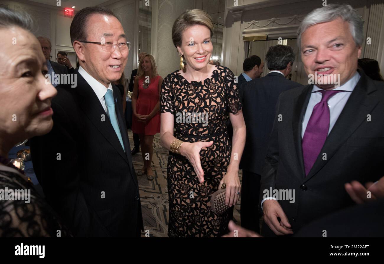 La moglie del Segretario generale delle Nazioni Unite Ban Ki-moon Ban Soon-Taek, il Segretario generale delle Nazioni Unite Ban Ki-moon, la regina del Belgio Mathilde e il vice primo ministro e ministro degli Esteri Didier Reynders hanno fatto la foto durante la "candidatura del Belgio all'accoglienza del Consiglio di sicurezza delle Nazioni Unite" alla conferenza delle Nazioni Unite "Bambini, non soldati", Il primo giorno della visita della Regina e Ministro degli Esteri belga a New York, lunedì 11 luglio 2016, negli Stati Uniti. Foto Stock