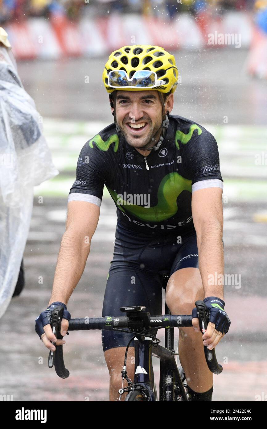 Lo spagnolo Ion Izagirre del Movistar Team festeggia il traguardo per vincere la 20th tappa all'edizione 103rd della gara ciclistica Tour de France, a 146,5 km da Megeve a Morzine, in Francia, sabato 23 luglio 2016. Il Tour de France di quest'anno si svolge dal 2nd al 24th luglio. BELGA FOTO Foto Stock