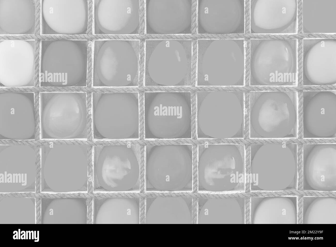 Palloncini monocromatici grigi sfondo aria per giocare a freccette gioco grigio elio oggetto. Foto Stock