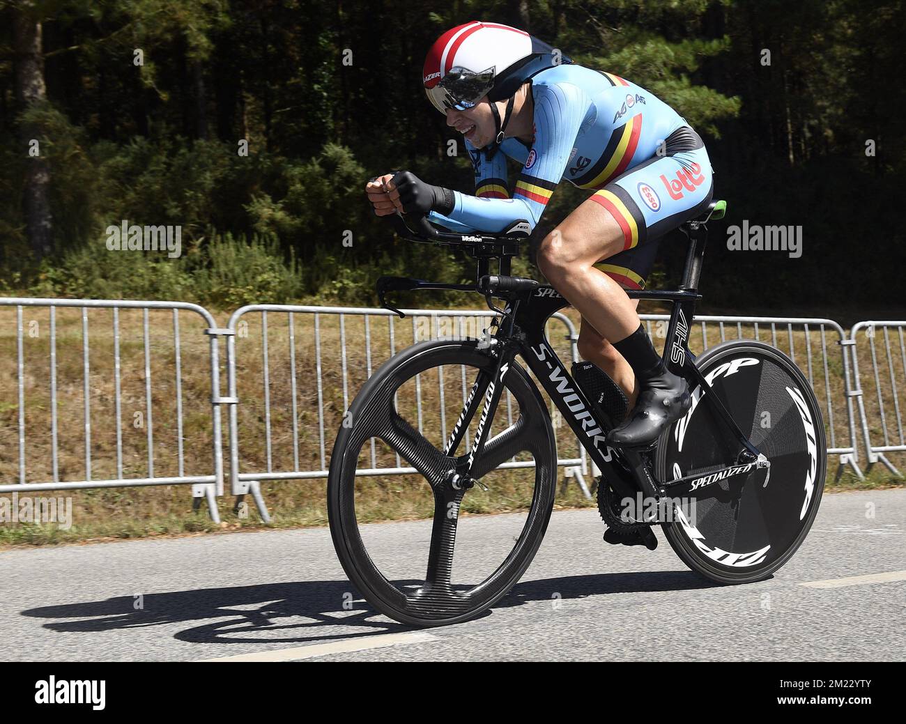 Il giovane belga Jasper Philipsen ha mostrato in azione durante la gara a  cronometro maschile di 25,4 km ai campionati europei di ciclismo su strada  a Plumelec, Francia, mercoledì 14 settembre 2016.