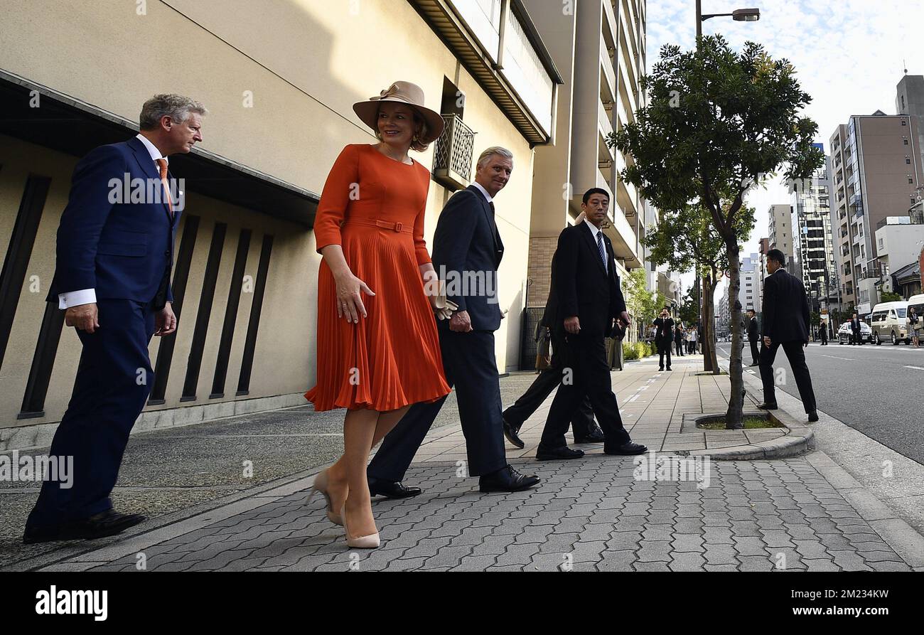 La regina Mathilde del Belgio ha raffigurato durante un incontro con tesori nazionali viventi, il giorno cinque di una visita di stato in Giappone dei reali belgi, venerdì 14 ottobre 2016, ad Osaka, Giappone. FOTO DI BELGA ERIC LALMAND Foto Stock