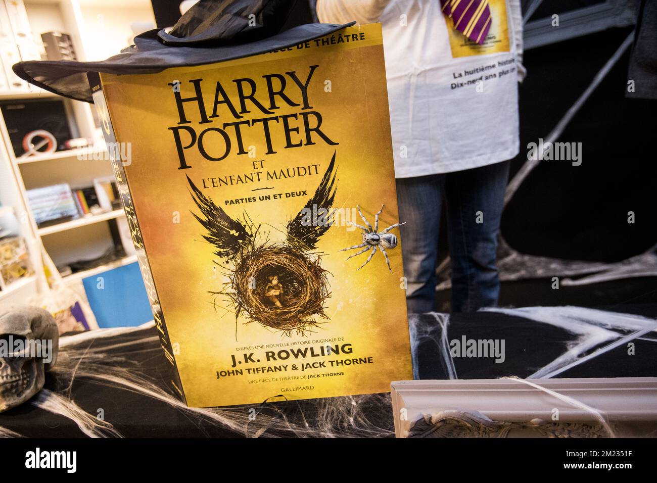 L'illustrazione mostra il rilascio del libro della traduzione francese di  Harry Potter e del bambino maledetto, intitolato Harry Potter et l'enfant  maudit, giovedì 13 ottobre 2016, a Bruxelles. FOTO DI BELGA LAURIE