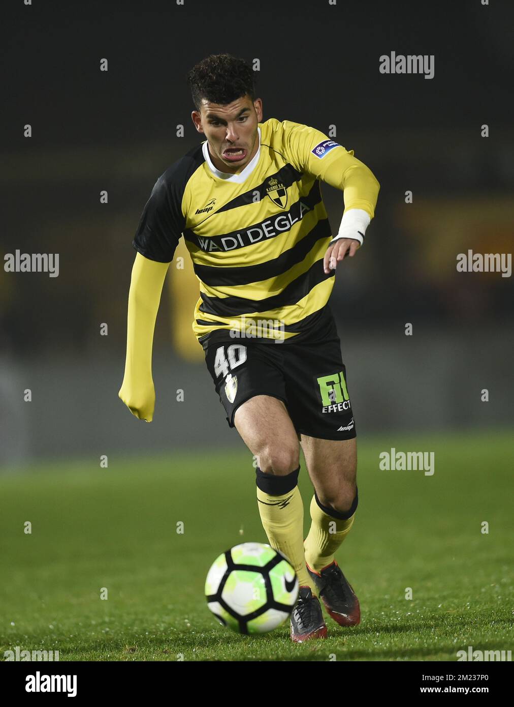 Ahmed Zizo di Lierse ha ritratto in azione durante la partita di Proximus League del D1B tra AFC Tubize e Lierse, a Tubize, venerdì 21 ottobre 2016, il giorno 11 del campionato di calcio belga, divisione 1B. FOTO DI BELGA JOHN THYS Foto Stock