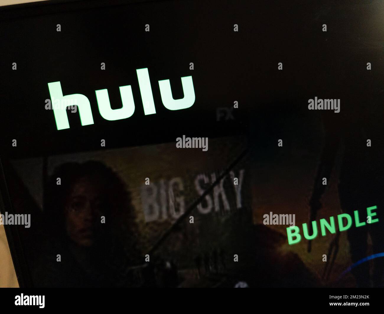 KONSKIE, POLONIA - 13 dicembre 2022: Sito Web del servizio di streaming Hulu visualizzato sullo schermo del computer portatile Foto Stock