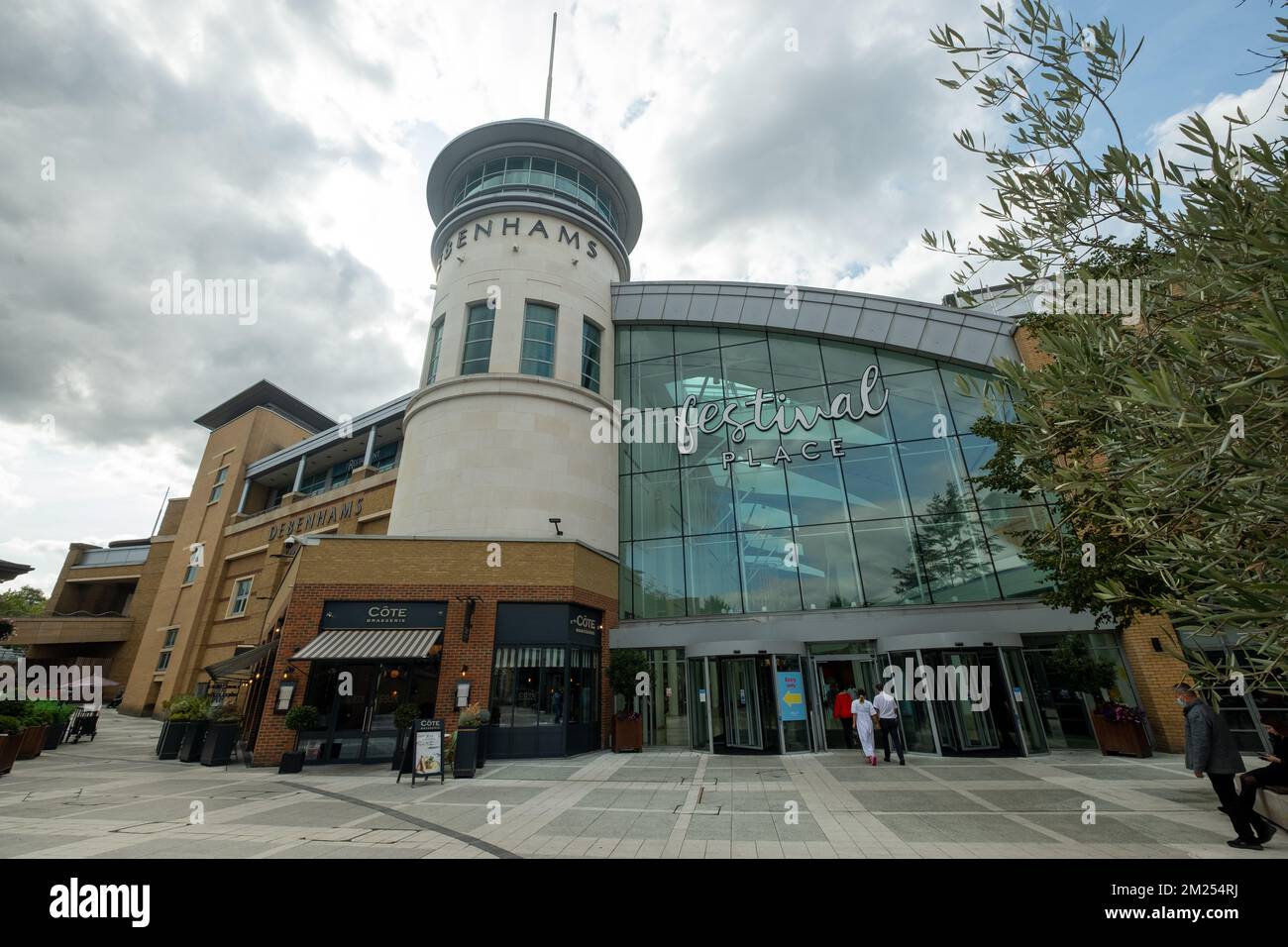 Basingstoke, Regno Unito - Settembre 2022: Il centro commerciale Malls, una grande destinazione di vendita al dettaglio a uso misto. Foto Stock
