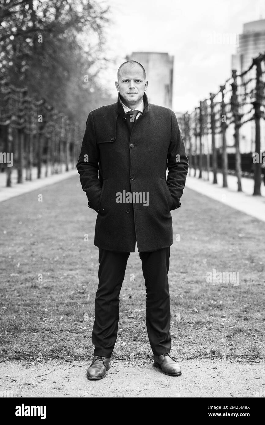 Il Segretario di Stato per la politica d'asilo, la migrazione e la semplificazione amministrativa Theo Francken pone al fotografo dopo una conferenza stampa a Bruxelles, martedì 07 marzo 2017. Stamattina la Corte di giustizia europea si è pronunciata contro l'obbligo per il Belgio di rilasciare visti umanitari per una famiglia di rifugiati siriani. FOTO DI BELGA LAURIE DIEFFEMBACQ Foto Stock