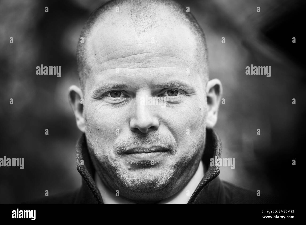 Il Segretario di Stato per la politica d'asilo, la migrazione e la semplificazione amministrativa Theo Francken pone al fotografo dopo una conferenza stampa a Bruxelles, martedì 07 marzo 2017. Stamattina la Corte di giustizia europea si è pronunciata contro l'obbligo per il Belgio di rilasciare visti umanitari per una famiglia di rifugiati siriani. FOTO DI BELGA LAURIE DIEFFEMBACQ Foto Stock