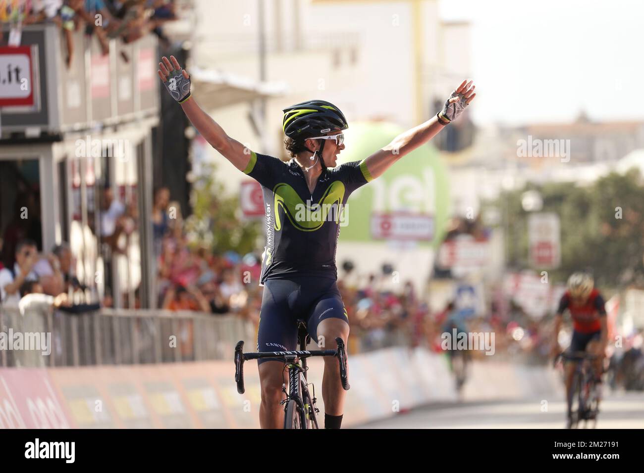 Lo spagnolo Gorka Izagirre del Movistar Team festeggia dopo aver vinto l'ottava tappa del giro in bicicletta 2017, a 189 km da Molfetta a Peschichi, sabato 13 maggio 2017. FOTO DI BELGA YUZURU SUNADA Foto Stock