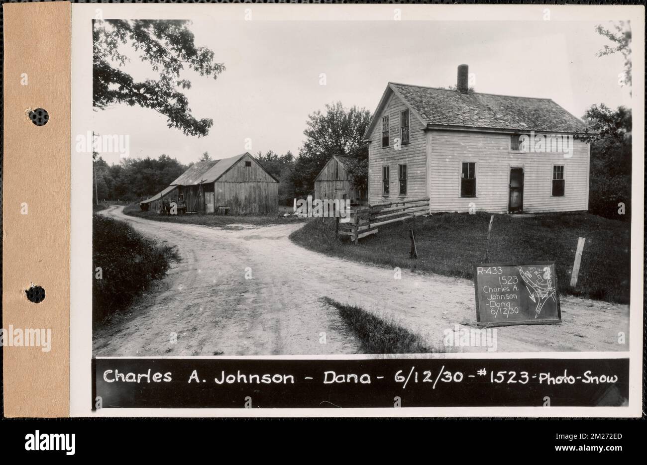 Charles A. Johnson, casa, ecc., Dana, Mass., 12 giugno 1930 : Parcel no 413-18, Ida M. Johnson estate , acquedotto, serbatoi strutture di distribuzione dell'acqua, immobiliare, strutture residenziali, fienili Foto Stock