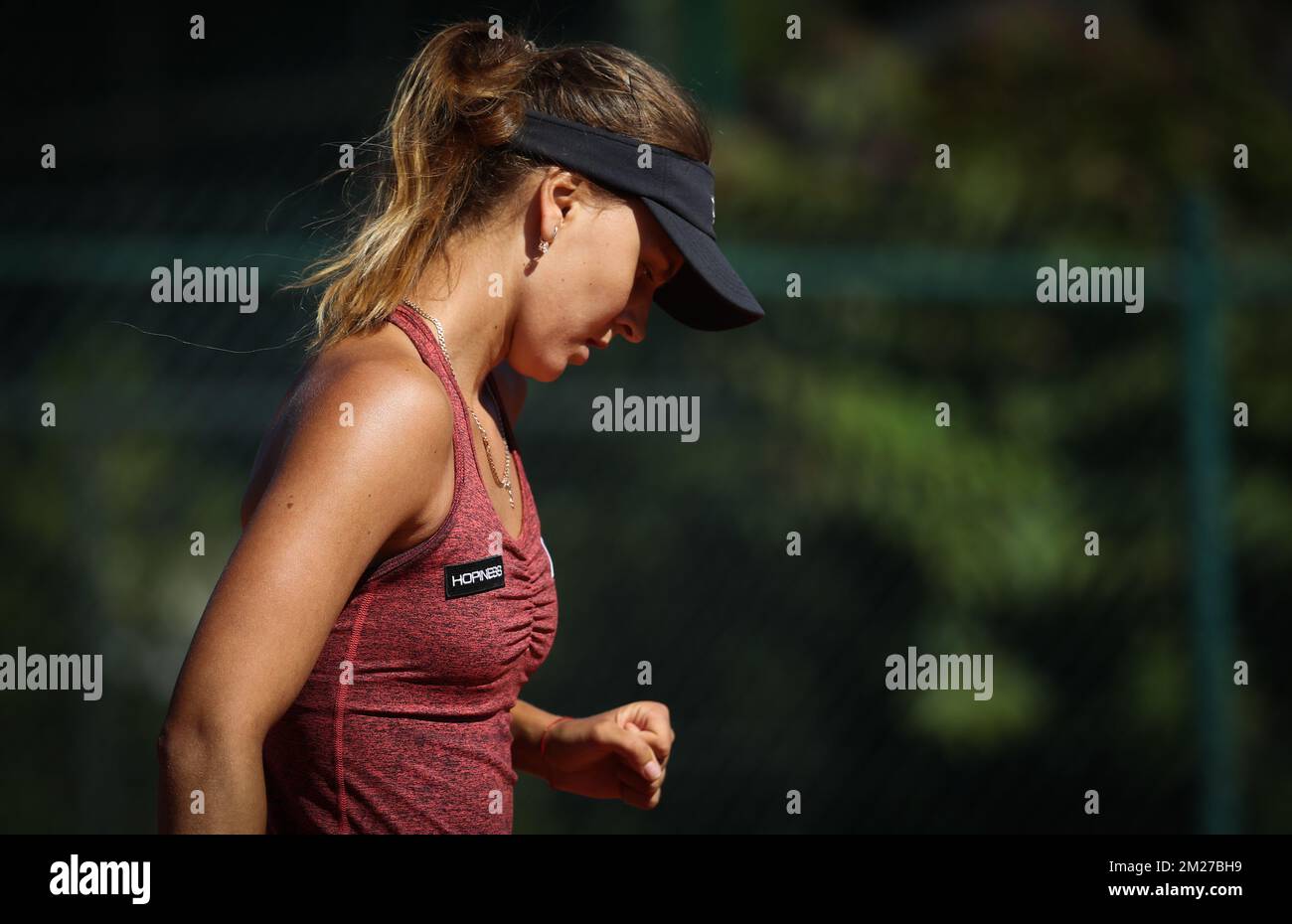 Il belga Maryna Zanevska festeggia nel corso di una partita di tennis tra il belga Arthur De Greef e il tedesco Daniel Masur, nel terzo round della fase maschile di qualificazione del torneo francese di tennis Roland Garros Open, a Parigi, in Francia, venerdì 26 maggio 2017. Il Roland Garros Grand Slam si svolge dal 22 maggio al 11 giugno 2017. BELGA PHOTO VIRGINIE LEFOUR Foto Stock