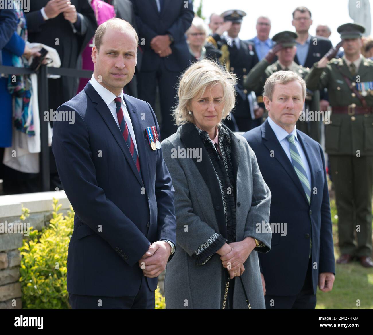 Il principe britannico Guglielmo il Duca di Cambridge, la principessa Astrid del Belgio e il Taoiseach Enda Kenny hanno raffigurato durante la cerimonia di chiusura della commemorazione del centenario della battaglia di Messines Ridge, a Wytschaete (WIJTSCHATE), mercoledì 07 giugno 2017. Oggi (07/06/2017) ricorre il 100th° anniversario dell'inizio del 'Mijnenslag' (Battaglia delle miniere) a Mesen, durante la prima guerra mondiale. BELGA FOTO KURT DESPLENTER Foto Stock