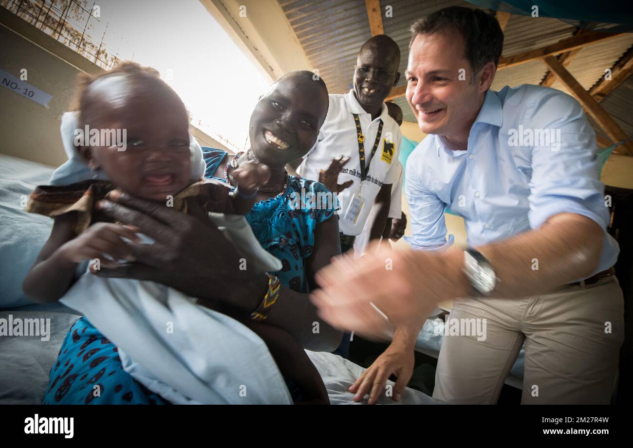 Il Vice primo Ministro e Ministro della cooperazione per lo sviluppo, l'Agenda digitale, le Telecomunicazioni e i servizi postali Alexander De Croo ha fatto una foto durante una visita nella vecchia Fangak nella provincia di Jonglei, nel Sudan meridionale, durante una missione umanitaria con il Vice primo Ministro e Ministro per l'aiuto allo sviluppo De Croo dal 19 al 23 giugno, martedì 20 giugno 2017. BELGA FOTO BENOIT DOPPAGNE Foto Stock