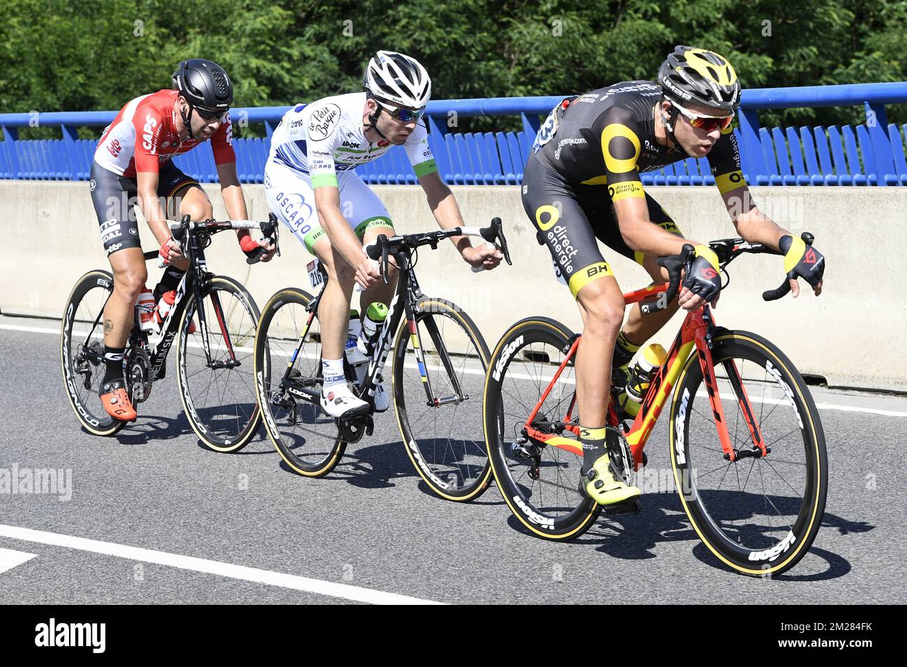 Il belga Thomas De Gendt di Lotto Soudal, il francese Pierre Luc Perichon del Team Fortuneo - Oscaro e il francese Lilian Calmejane di Direct Energie hanno raffigurato in azione durante la terza tappa della 104th edizione della gara ciclistica Tour de France, a 212,5 km da Verviers, Belgio a Longwy, Francia, Lunedì 03 luglio 2017. Il Tour de France di quest'anno si svolge dal primo al 23rd luglio. FOTO DI BELGA YORICK JANSENS Foto Stock