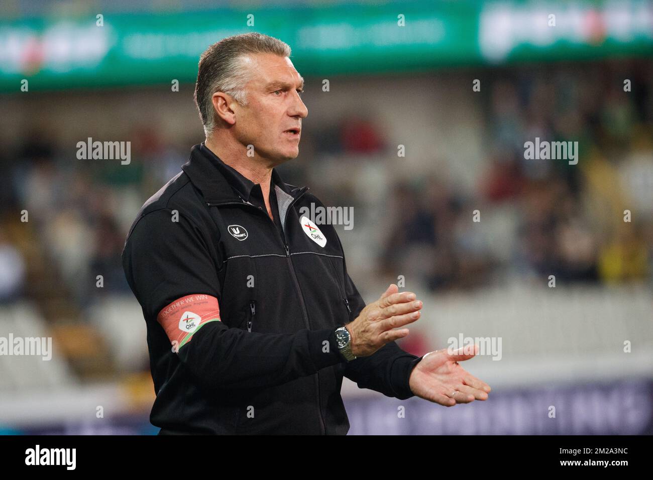 Nigel Pearson, allenatore capo di OHL, ha illustrato nel corso di una partita di calcio tra Cercle Brugge KSV e OH Leuven, martedì 03 ottobre 2017, il giorno nove del concorso della divisione 1B della Lega Proximus del campionato belga. BELGA FOTO KURT DESPLENTER Foto Stock