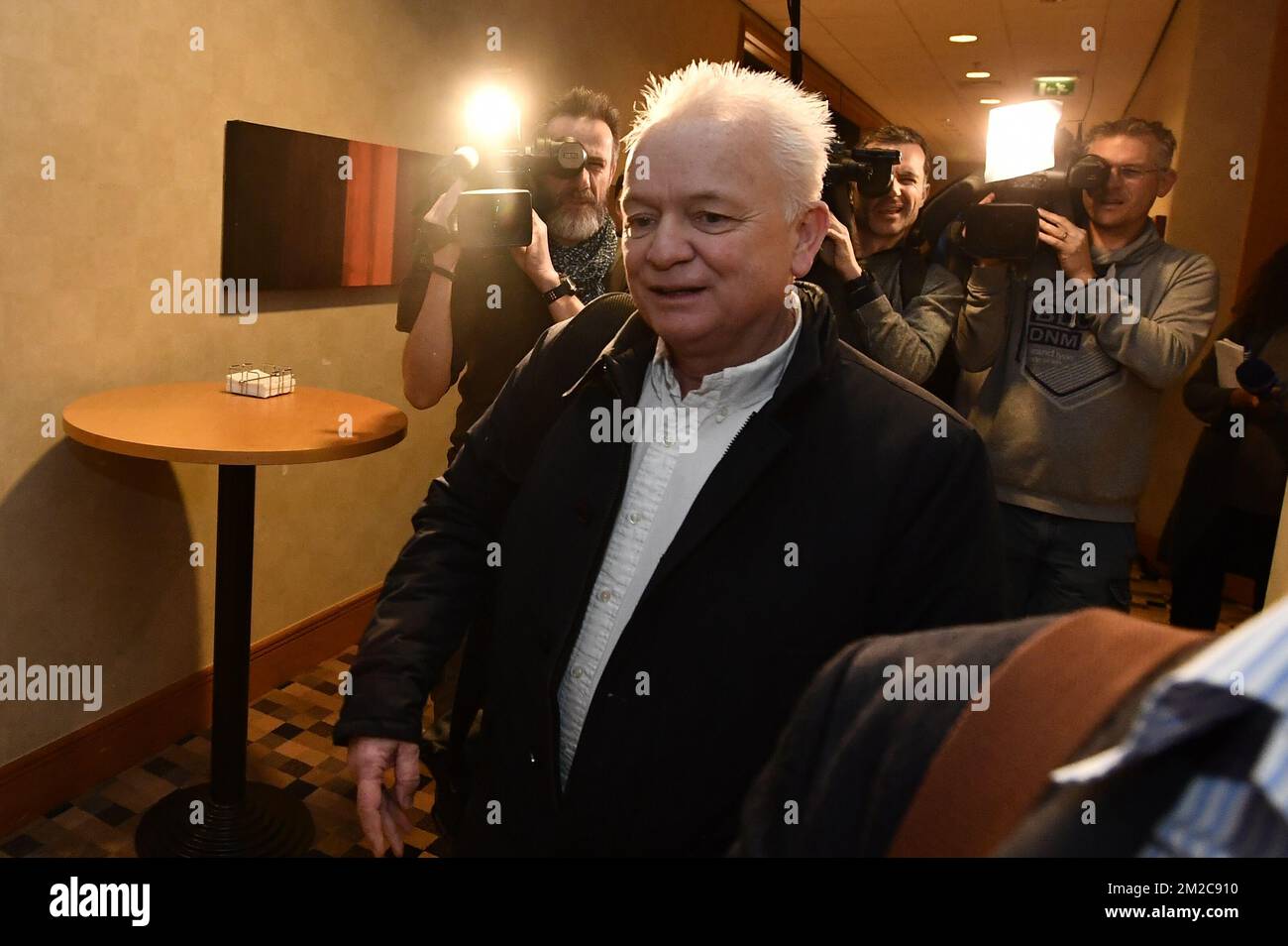 Eddie Wilson, direttore delle risorse umane di Ryanair, parla alla stampa dopo un incontro tra una delegazione della compagnia aerea irlandese Ryanair a basso costo e il sindacato CNE-LBC, vicino all'aeroporto di Bruxelles, a Zaventem, venerdì 19 gennaio 2018. Per la prima volta Ryanair ha accettato di incontrare i sindacati cristiani LBC-CNE. FOTO DI BELGA ERIC LALMAND Foto Stock