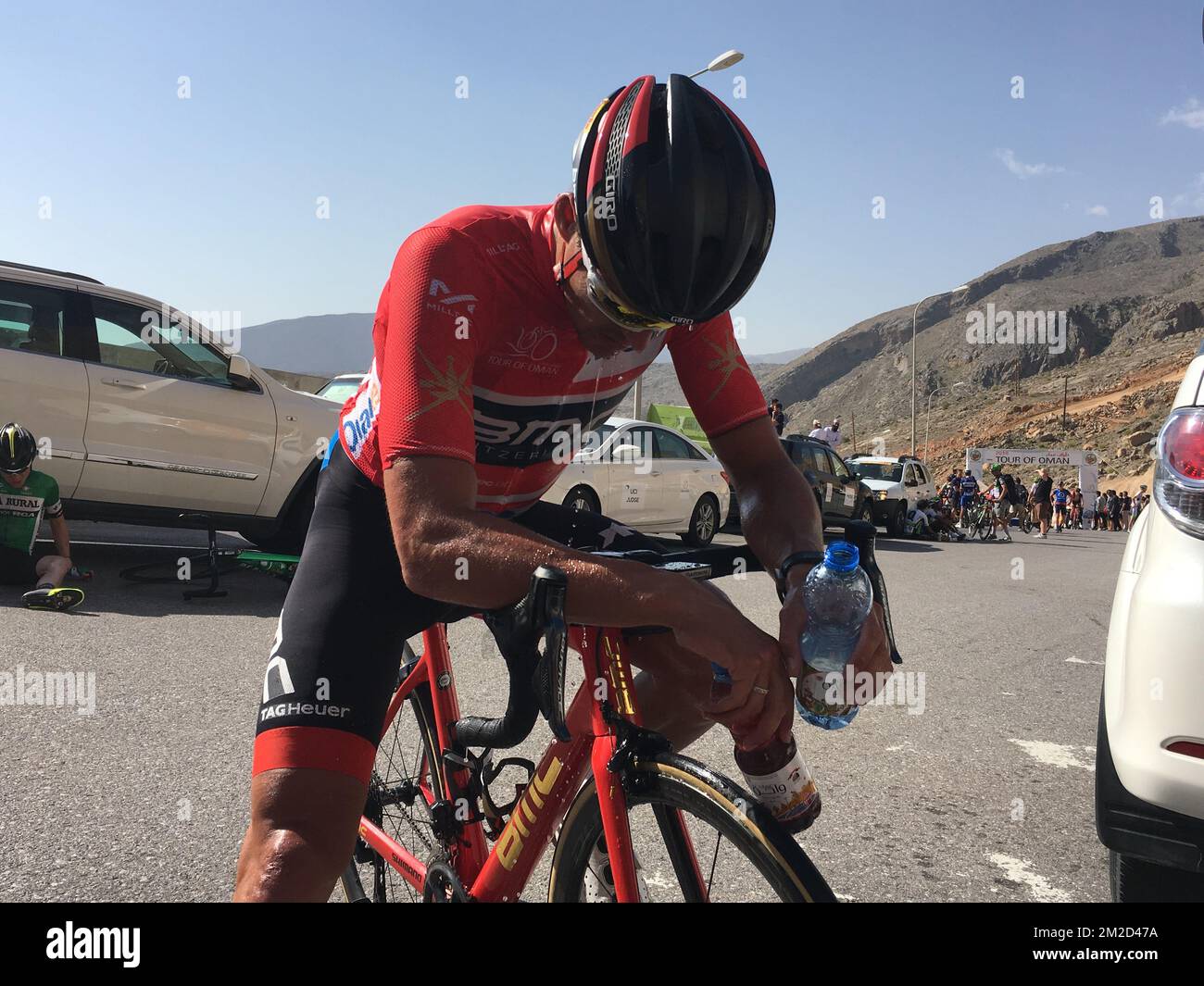 Il belga Greg Van Avermaet del BMC Racing Team nella foto dopo la tappa 5 della gara ciclistica Oman Tour 2018, a 152 KM da Sama'il a Jabal al Akhdhar, Oman, sabato 17 febbraio 2018. Quest'anno il Tour dell'Oman si svolge dal 13 al 18 febbraio. BELGA FOTO ANN BRAECKMAN FRANCE OUT Foto Stock